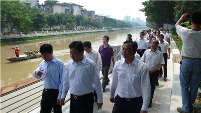 時(shí)任福建省委常委、福州市市委書記楊岳和市長(zhǎng)楊益民視察我司內(nèi)河綜合整治景觀工程